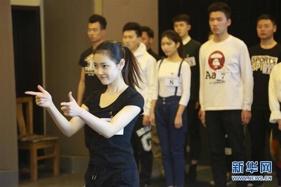 北影复试美女云集