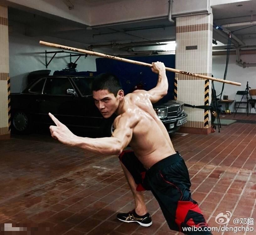 向佐练功照