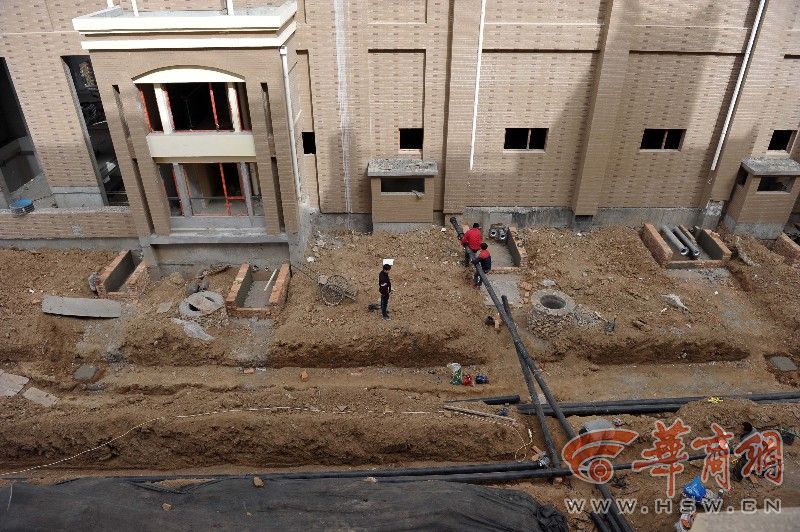 市民曲湾丽都买房五年 小区至今仍在施工中