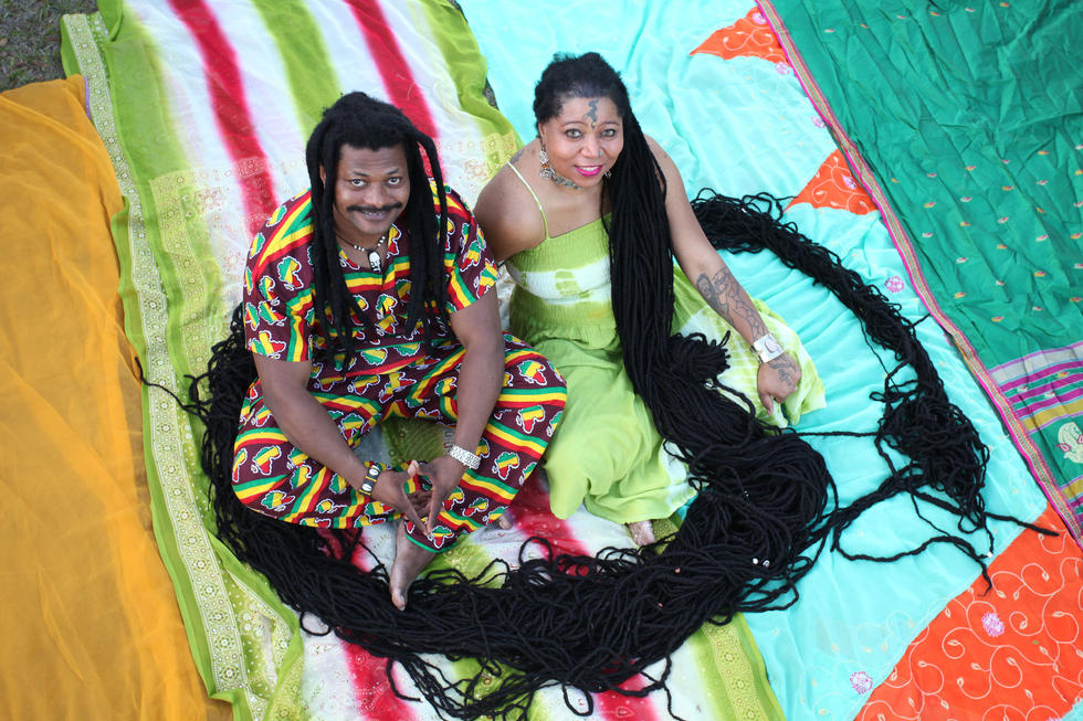  女子留16.8米长发 嫁发型师-天下图库_华商网新