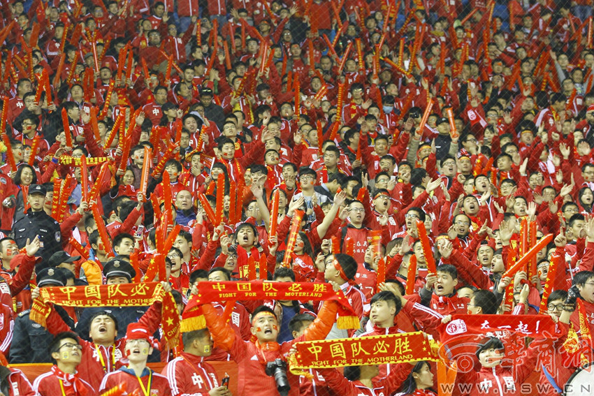  国足 今晚生死战 看到一年前的标题我笑了-编辑