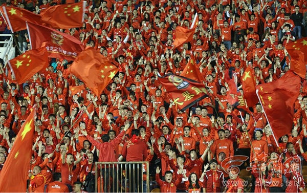 陕西球迷获全国网友赞誉 支持西安成国足主场