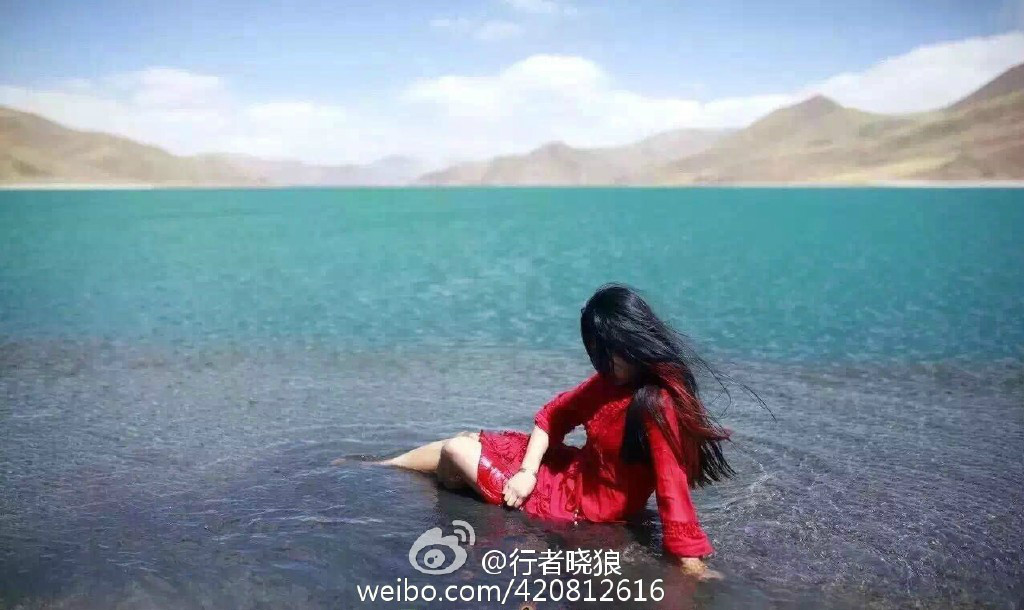 网曝女子在西藏羊卓雍措拍裸照引发争议(组图)