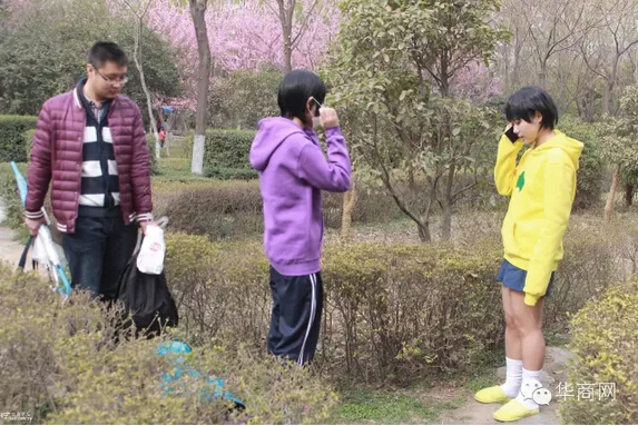 跟拍西安cosplay女孩 高中生玩cos玩什么?-古城