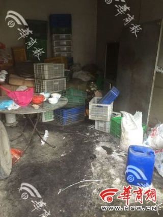 美食客餐具消毒配送中心一间房间内，杂乱不堪。.jpg