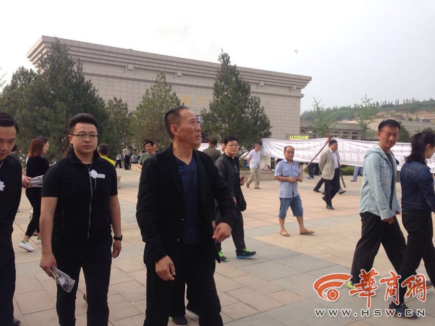 陈忠实遗体告别仪式举行 濮存昕张嘉译等现身