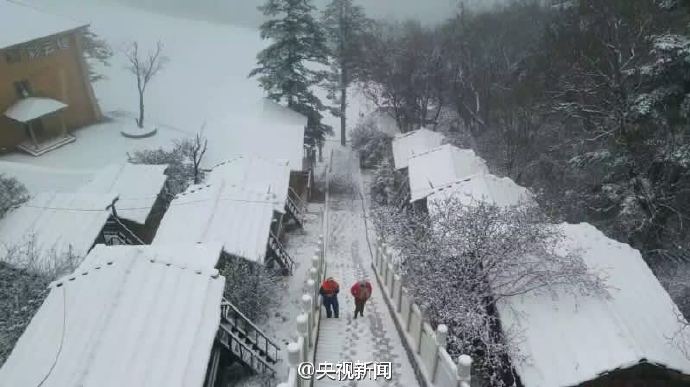 五月飞雪 太白山积雪5厘米厚