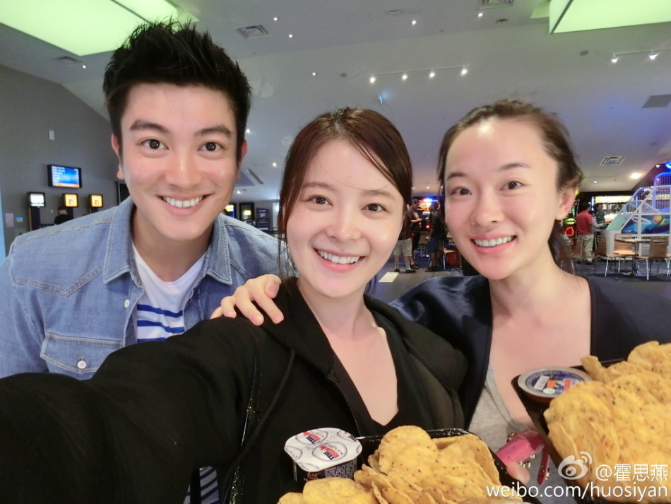 霍思燕素颜秒变路人 和老公杜江看电影(组图)|看电影|霍思燕-大陆_