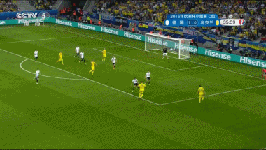 GIF-这不是博阿滕这是黄飞鸿!门线上无影脚解围