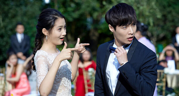 《好先生》张艺兴手揽关晓彤 手足无措跳交谊