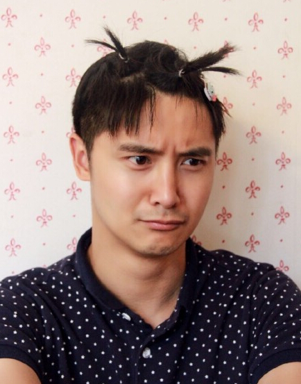 田亮被森碟扎小辫(5 /8张)