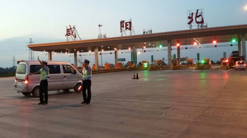 高速交警夜查酒驾 一天查处53起违法行为|咸阳|行为-滚动新闻_华商网