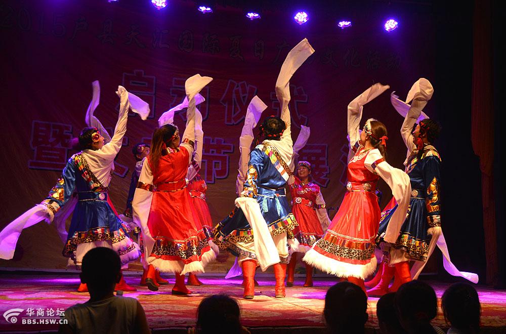 锅庄舞吉祥果洛户县夏日广场文化活动展演随拍