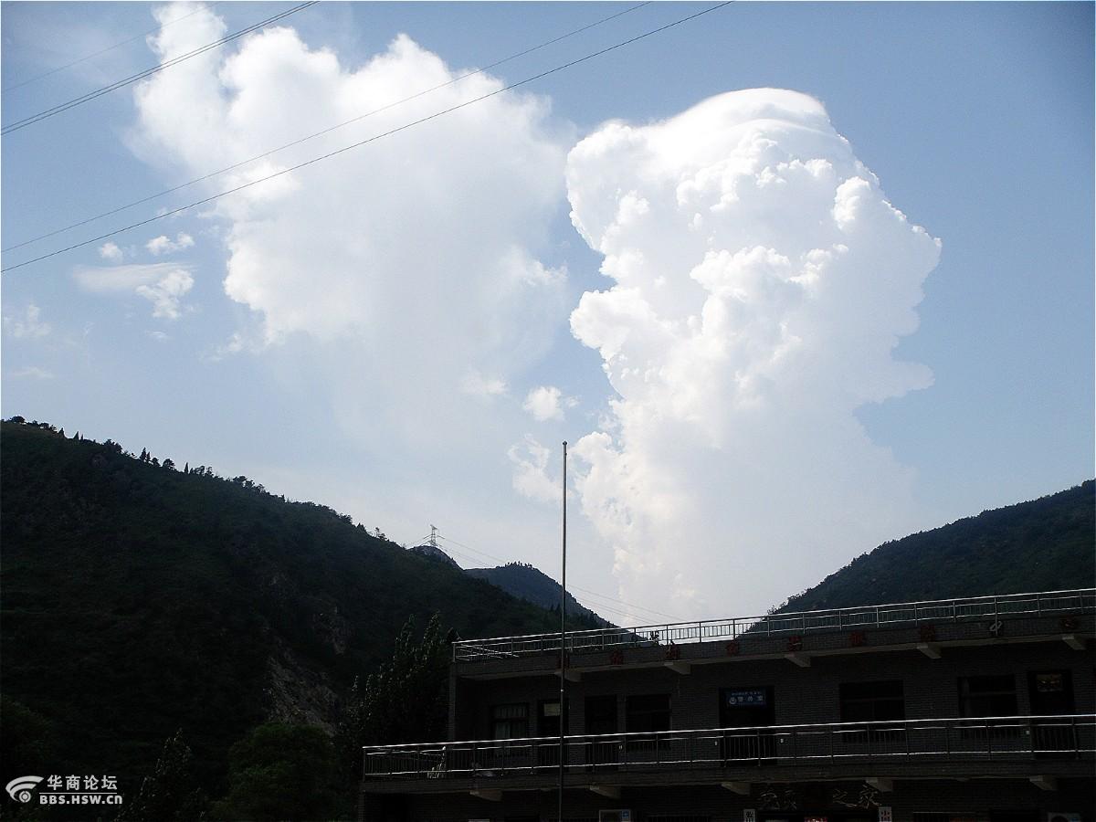 天边飘来一疙瘩瘩云