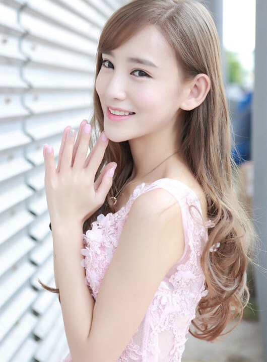 高颜值cj嫩模私照上围傲人 美艳私房照曝光(图)