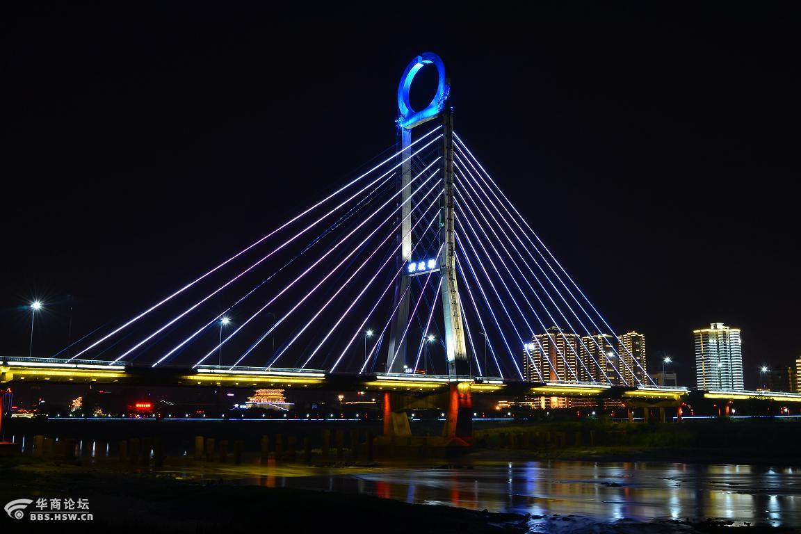 渭水流淌映红日霞光万道醉咸阳