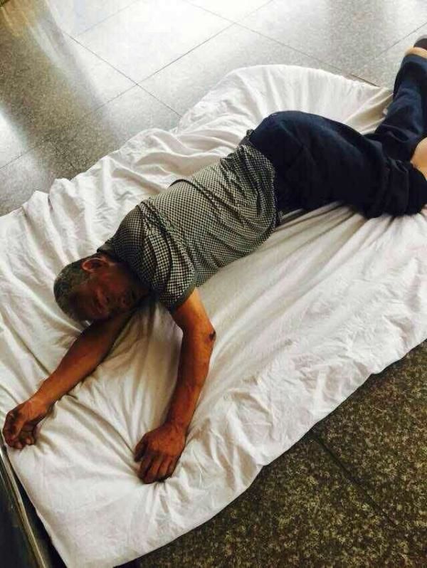 华县村民遭村支书之子率众殴打"被逼下跪"