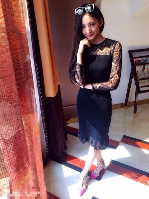 《非诚勿扰》白富美黄胜楠走红私照曝光