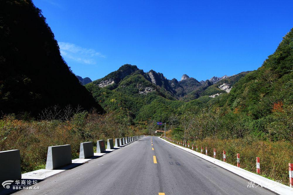 大美210国道秦岭段已是层林尽染