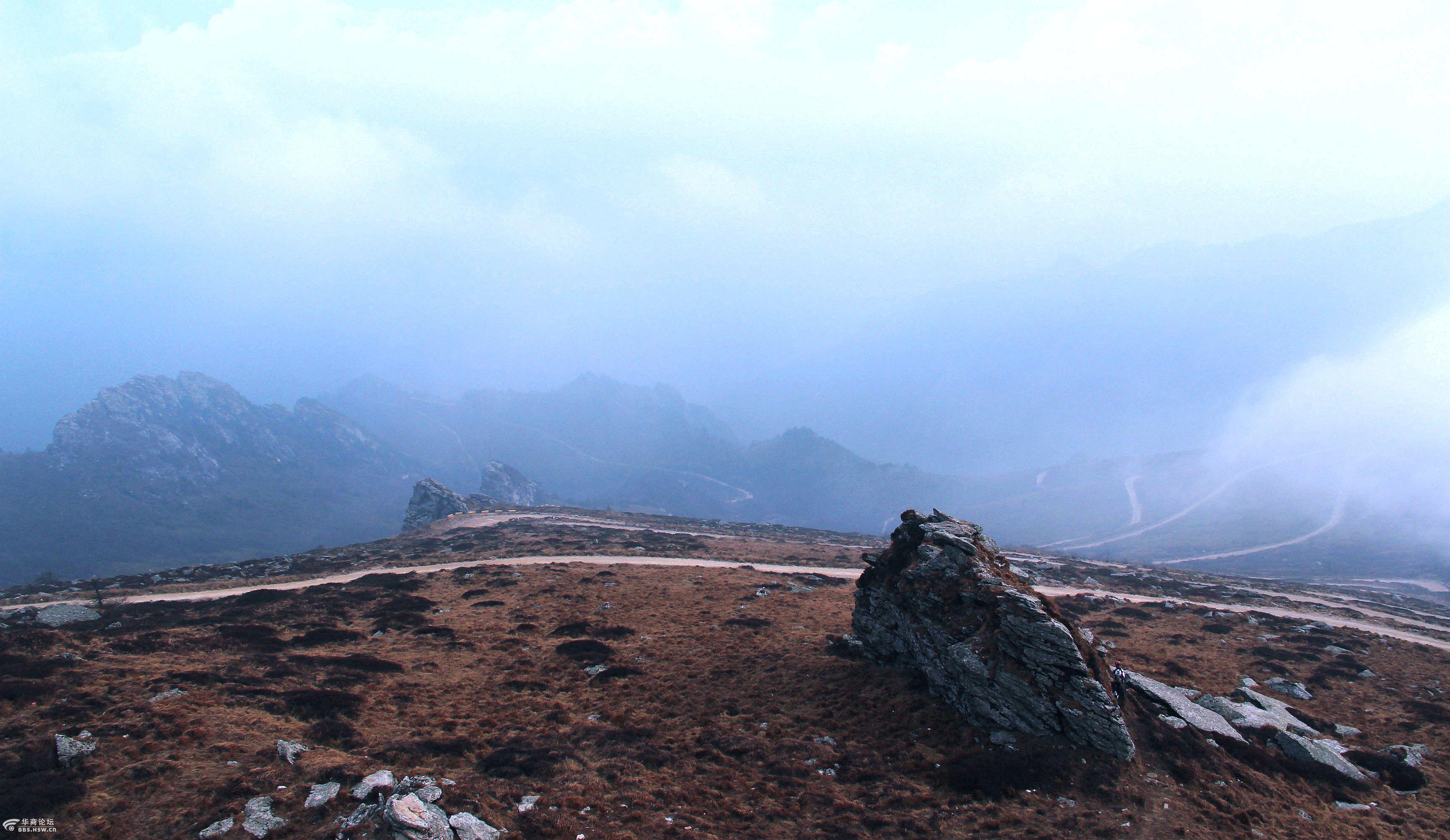 站在离天最近的地方,俯瞰云端大美秦岭光头山