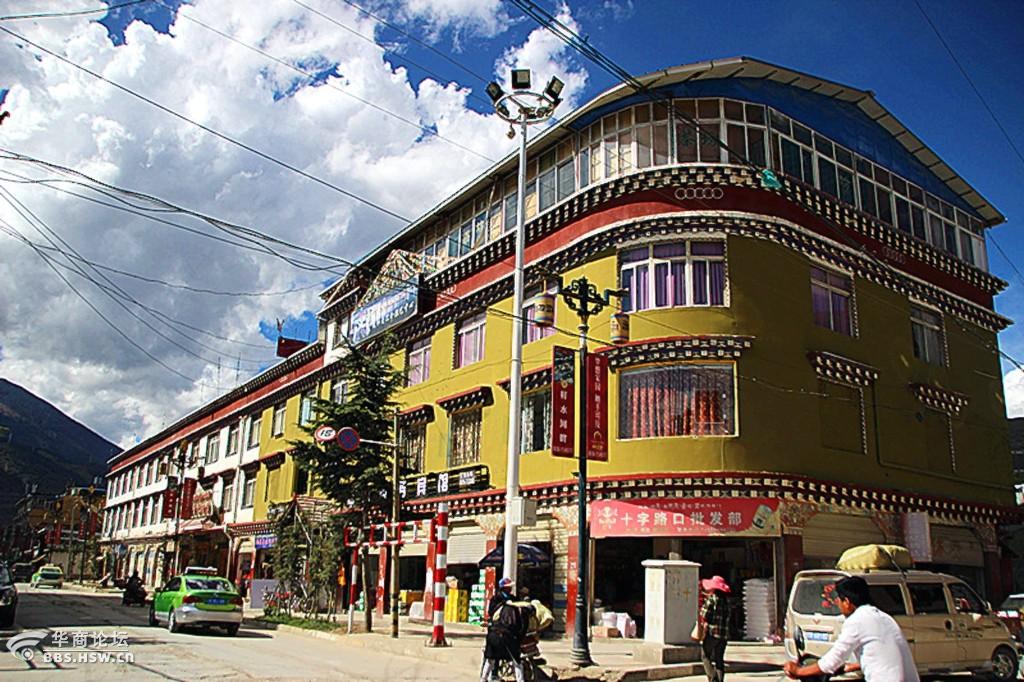 2015秋游川青甘12鲜水河畔道孚县城客观视界