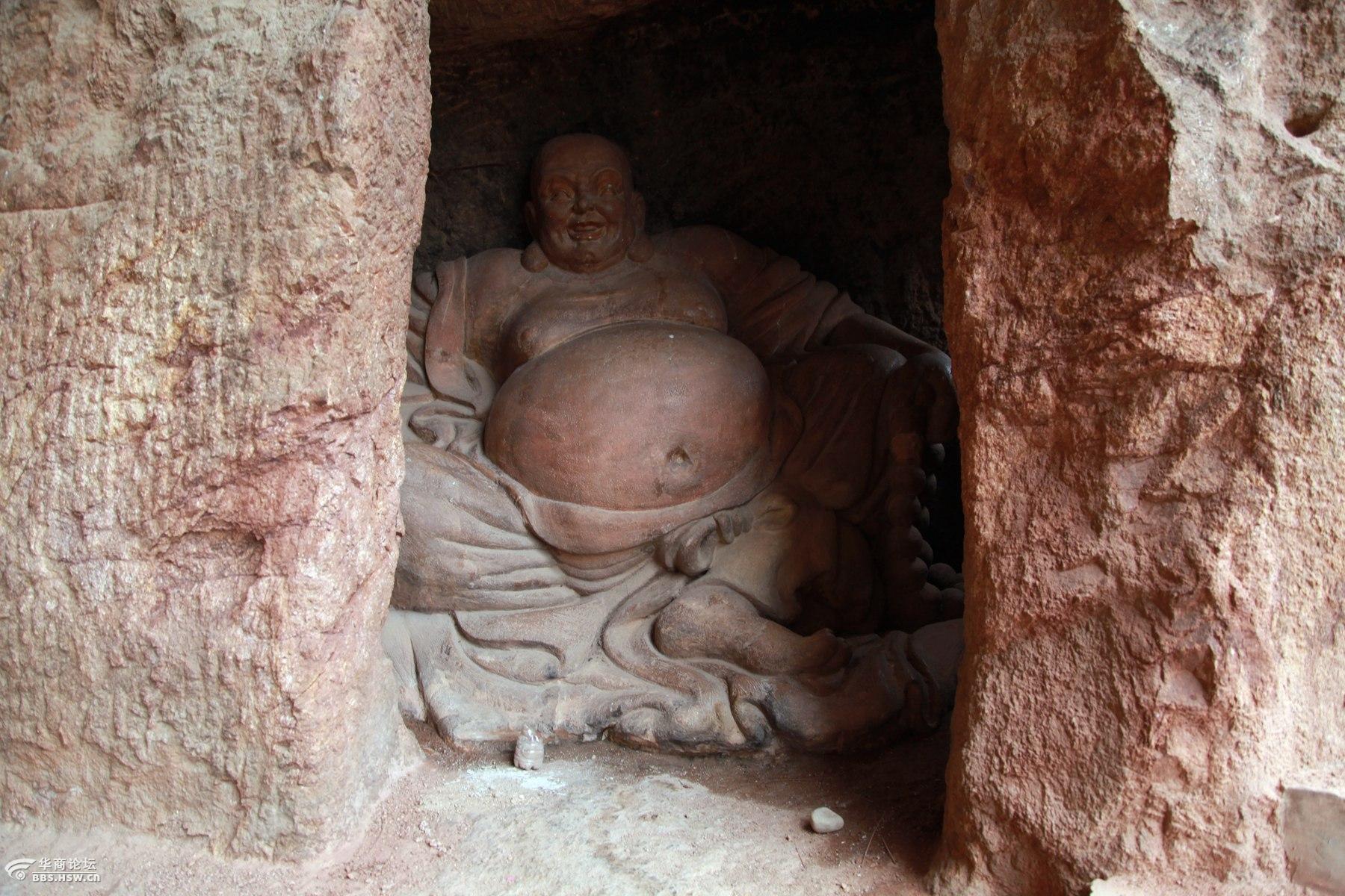 凤冠山上看丹凤