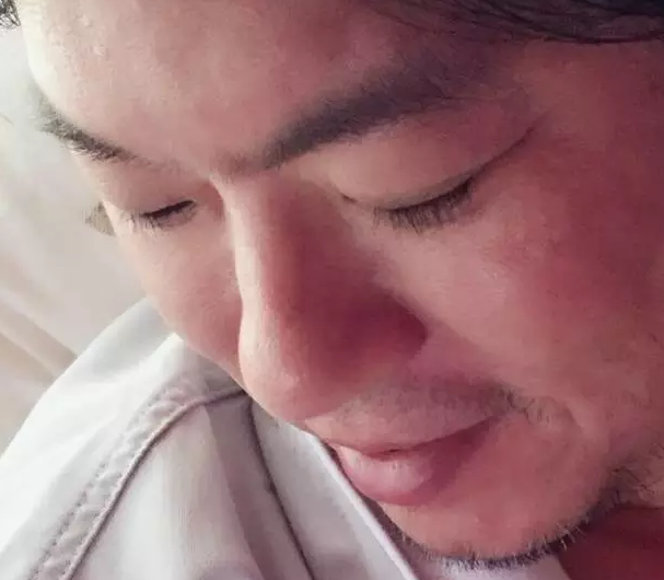 高晓松一个亲身破除所有自拍技巧的奇男子(图)