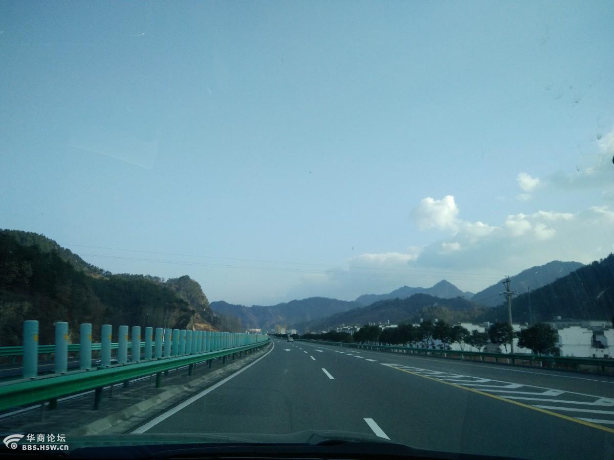 手机路拍福银高速秦岭风景