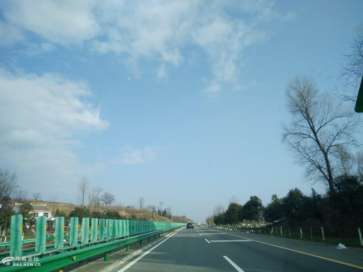 手机路拍福银高速秦岭风景