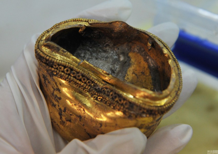 海昏侯墓马蹄金刻上中下