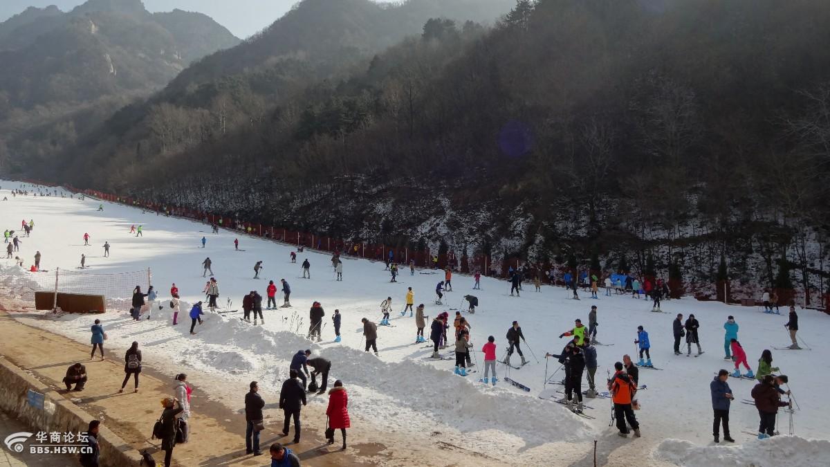 翠华山滑雪场冬日的欢乐世界