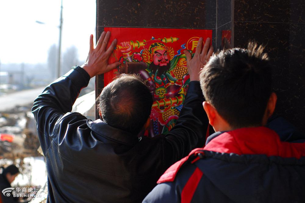 年味民俗 今日贴门神,贴对联,挂灯笼