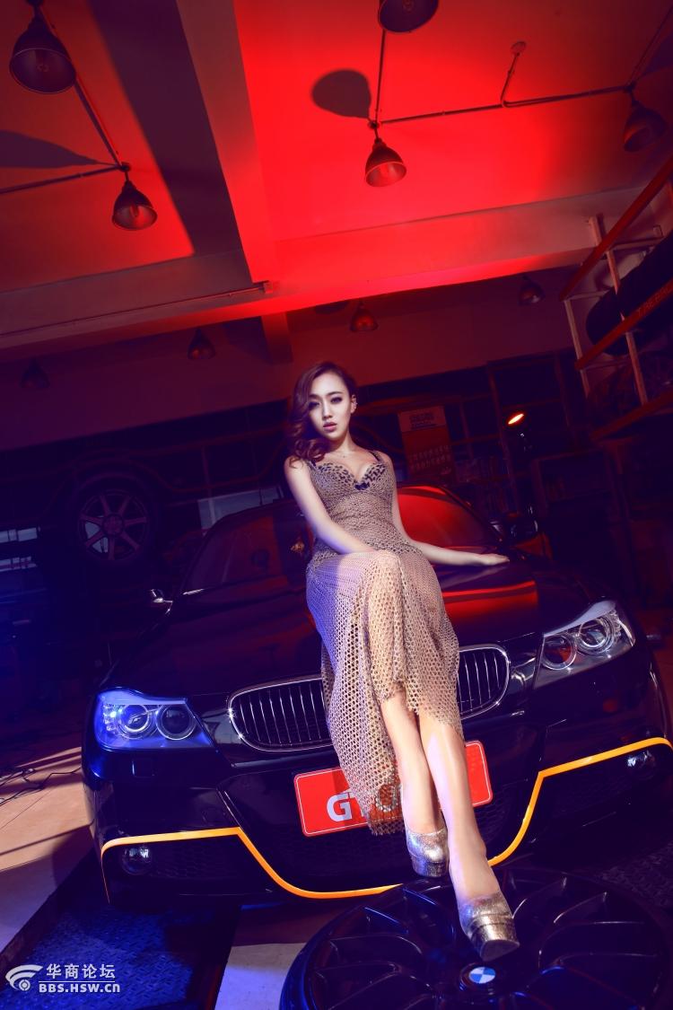 福利小麦肤色美人充当宝马车模