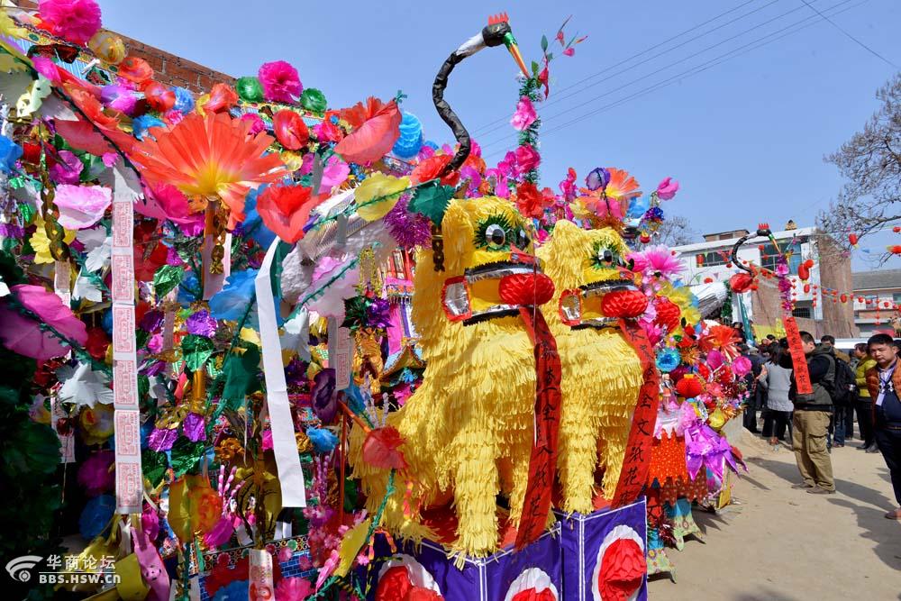 周至县城西东阳化村正月十八古会上的【纸社火】