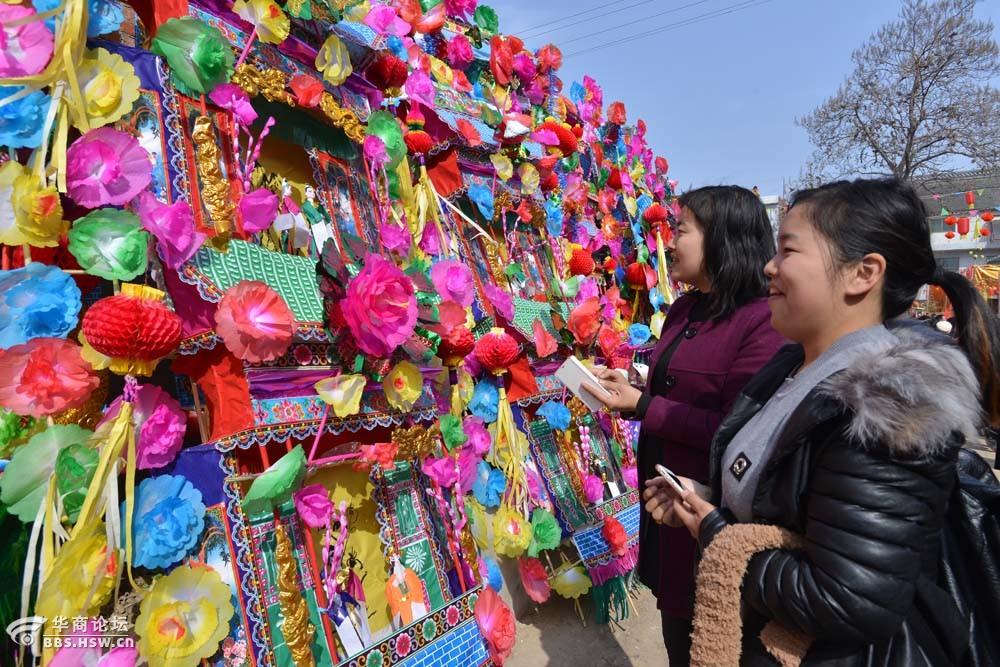 周至县城西东阳化村正月十八古会上的【纸社火】