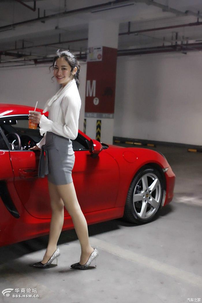 给大家分享一组图看到的媳妇当车模果然什么车有什么妹子