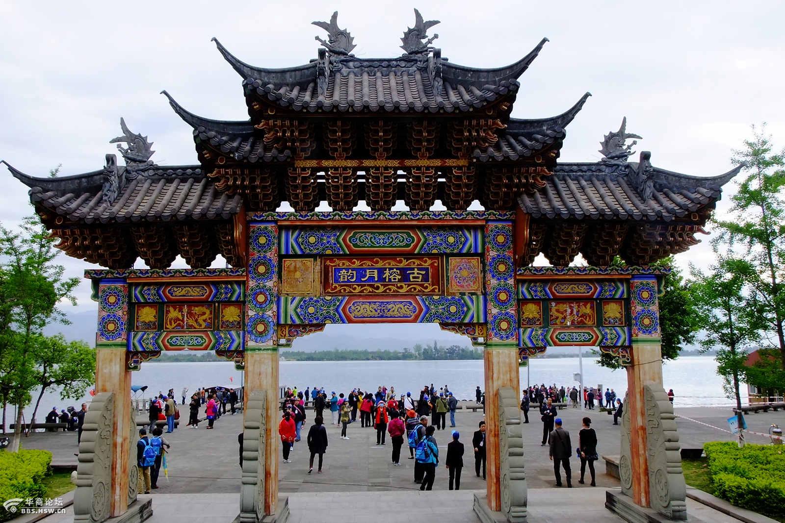 西昌邛海湖晨霞美景