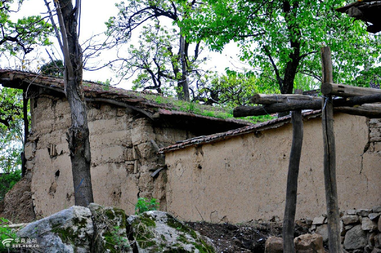 大山里的黄峪寺村