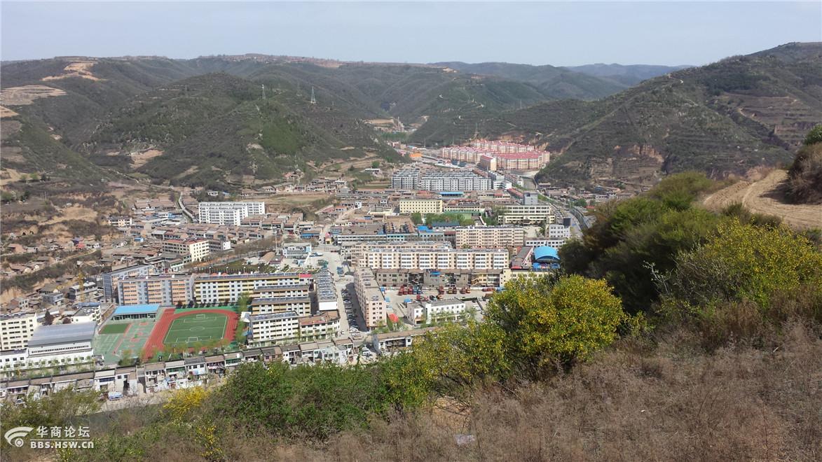 黄土高原上的黄龙县城