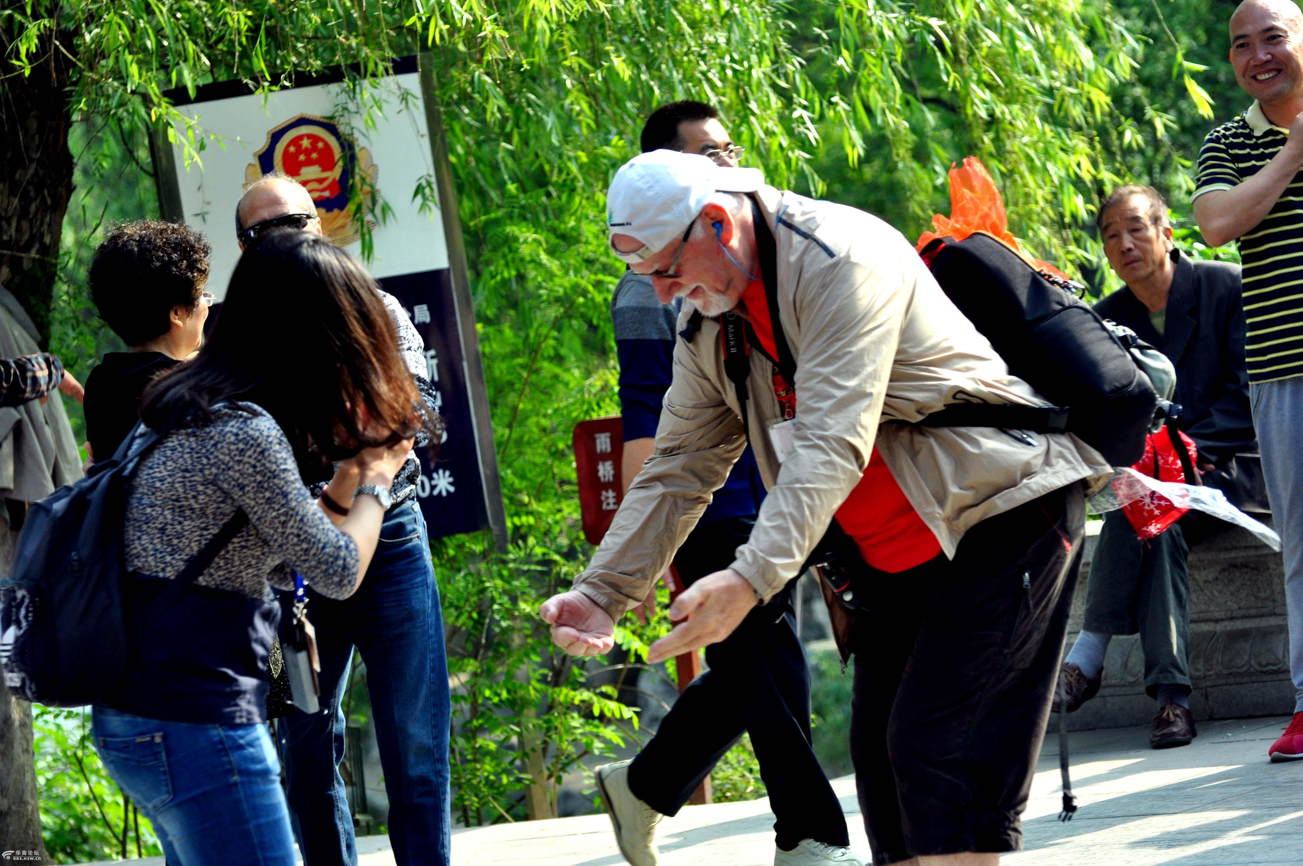 外国游客在西安 2t眼中国文化-全民乱拍-华商论坛