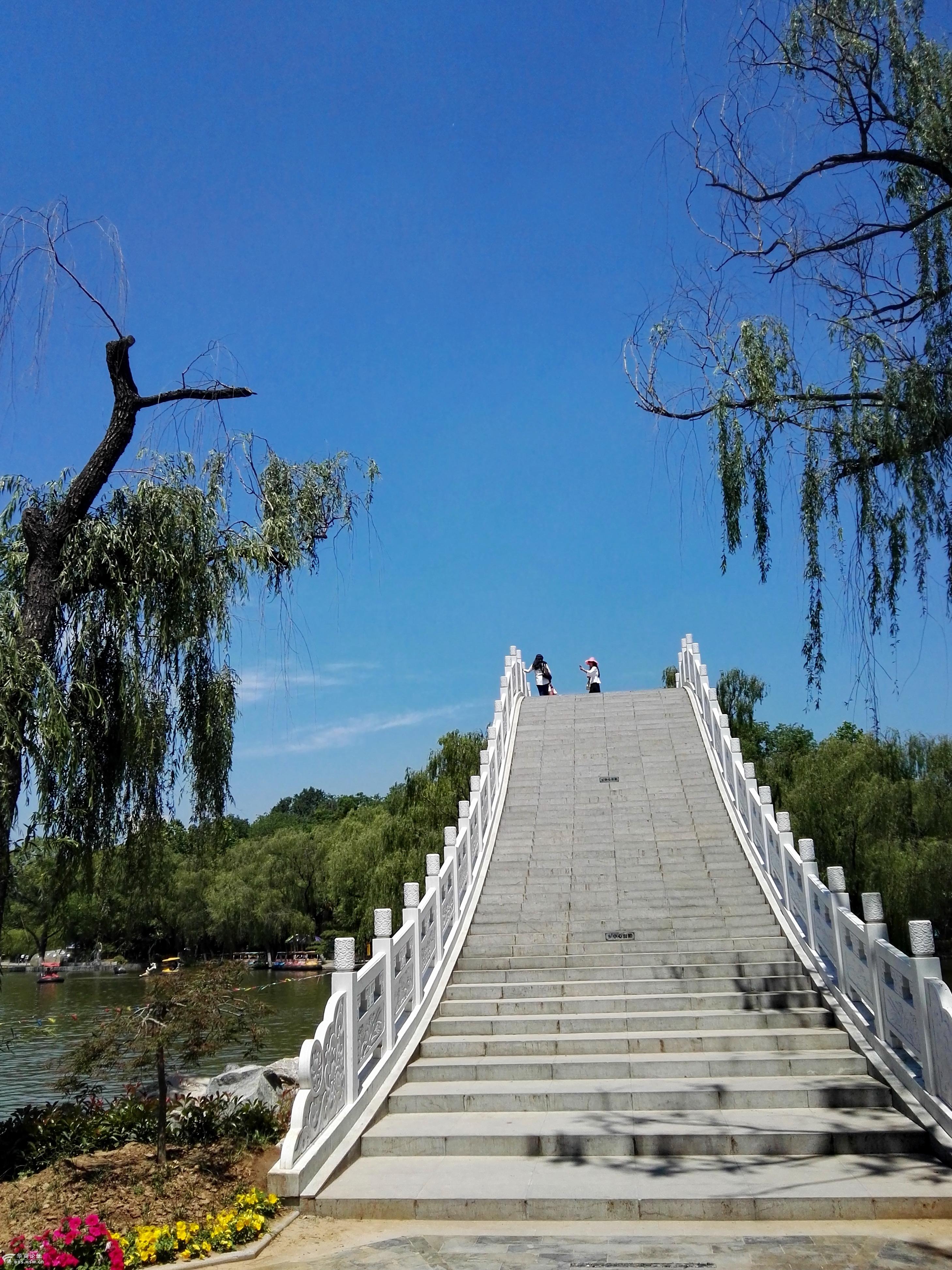 周末到宝鸡路过人民公园用手机随拍了几张