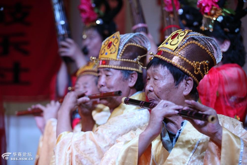 醉眼看景聆听何家营鼓乐