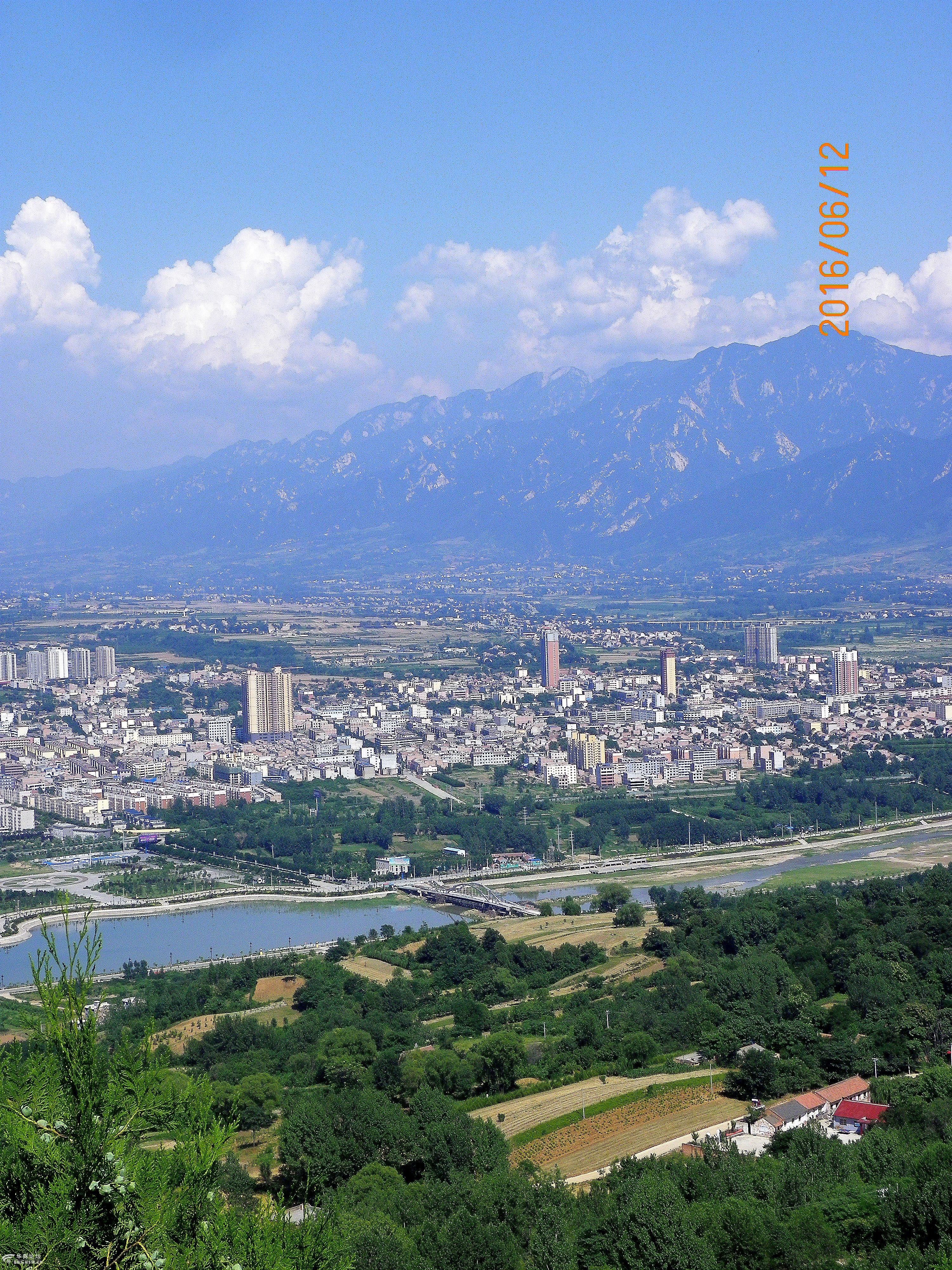 三夏季节蓝田行